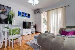 Апартаменты Varja 2 Apartment Свети-Стефан Апартаменты с видом на море-18